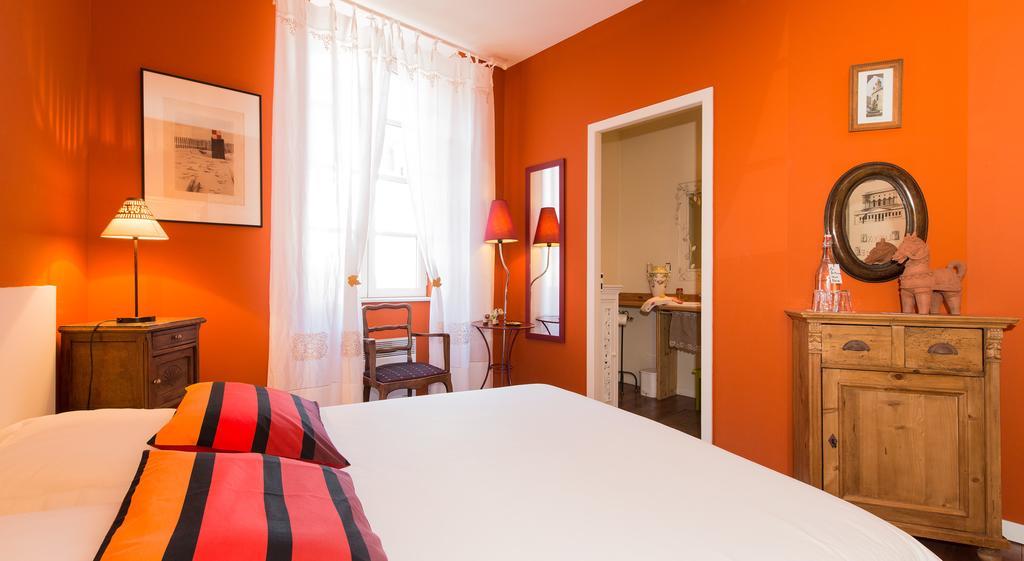Bed and Breakfast Les Petites Vosges à Bagnères-de-Bigorre Chambre photo