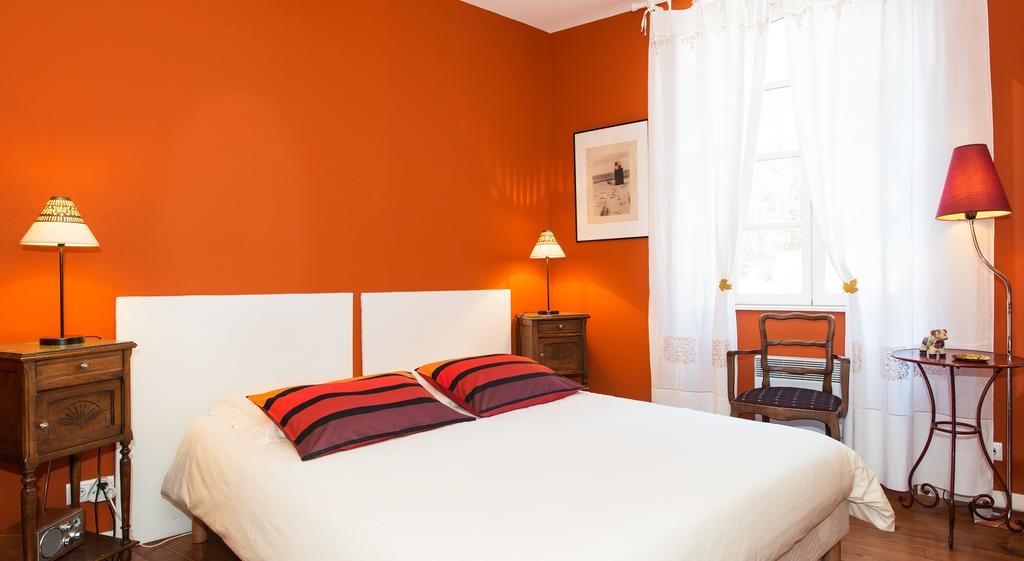 Bed and Breakfast Les Petites Vosges à Bagnères-de-Bigorre Chambre photo