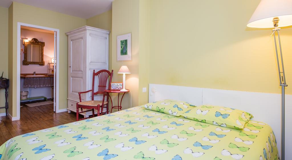 Bed and Breakfast Les Petites Vosges à Bagnères-de-Bigorre Chambre photo